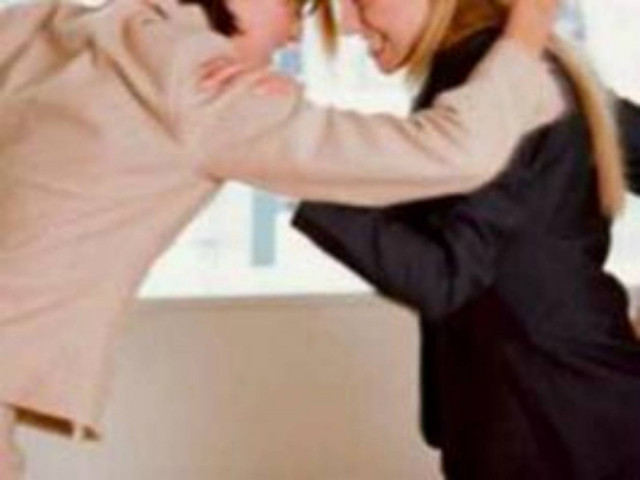 Δεν φαντάζεστε γιατί μαλλιοτραβήχτηκαν Ελληνίδα με Ρωσίδα!