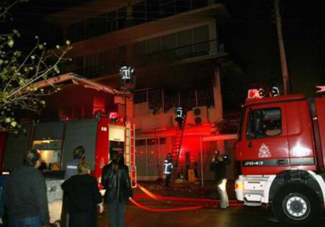 Το σπίτι του έπιασε φωτιά ενώ εκείνος κοιμόταν