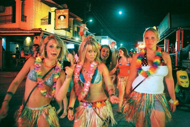 Βαριά «καμπάνα» στον 40χρονο βιαστή τριών Αγγλίδων στην Κέρκυρα