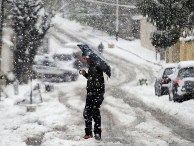 Δείτε πού χιονίζει τώρα και πού χρειάζονται αλυσίδες