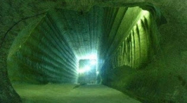 Σήραγγες 30.000.000 ετών δημιουργήθηκαν από πτώση αστεροειδή!