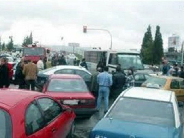 Καραμπόλα τεσσάρων αυτοκινήτων στο Ηράκλειο