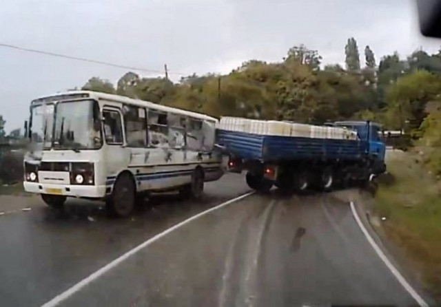 Βίντεο: Τα fail του Νοεμβρίου στους δρόμους της Ρωσίας