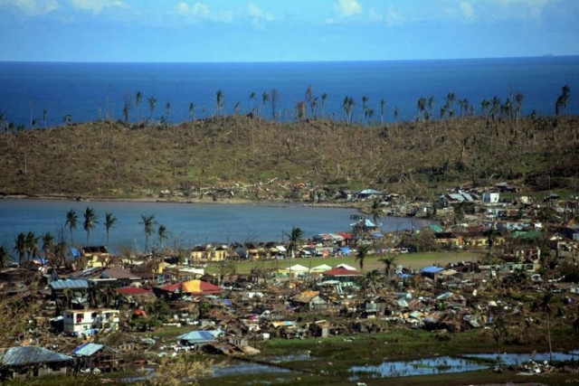 Τραγωδία δίχως τέλος: Πάνω από 900 οι νεκροί στις Φιλιππίνες