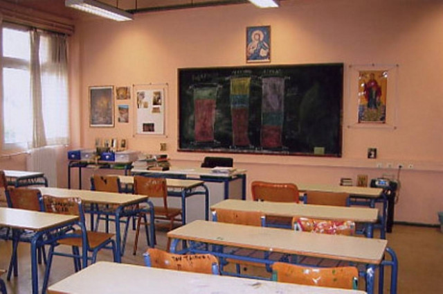 Παγώνουν οι μαθητές στη Σύρο