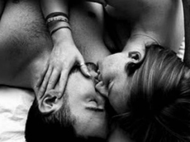 Οι γυναίκες αποκάλυψαν πώς πέφτουν ευκολότερα στο κρεβάτι!