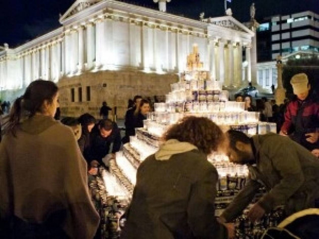 Χριστουγεννιάτικο δέντρο από γάλα στήνουν οι Γιατροί του Κόσμου!