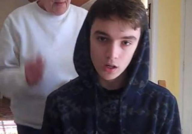 Απίθανο βίντεο: Η γιαγιά... ράπερ!