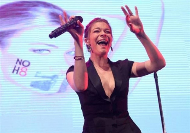 Ώπα! Κάτι ξέχασες να φορέσεις...