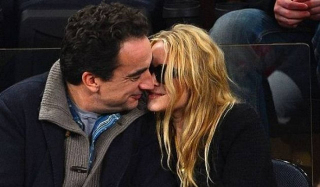 Όλσεν – Σαρκοζί: Παρακολούθησαν αγώνα μπάσκετ μέσα στα... μέλια!