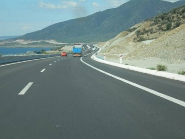 Παρέσυρε και σκότωσε πεζό στην Εγνατία