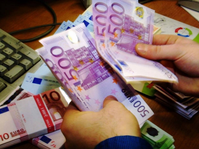 Στο ενιαίο μισθολόγιο του Δημοσίου και οι ΔΕΚΟ