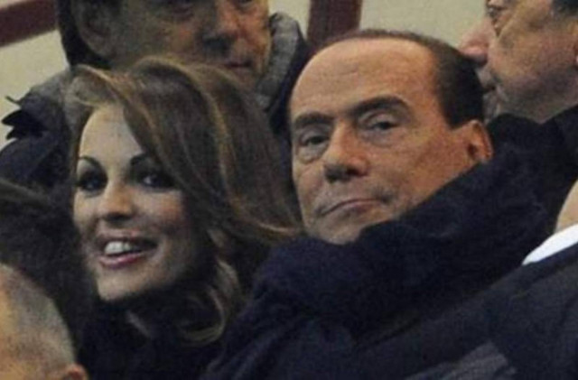 Ο Μπερλουσκόνι αρραβωνιάστηκε με την 27χρονη Φραντσέσκα!