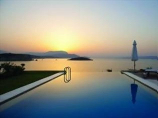 Επιταχύνονται οι διαδικασίες αδειοδότησης των τουριστικών επενδύσεων