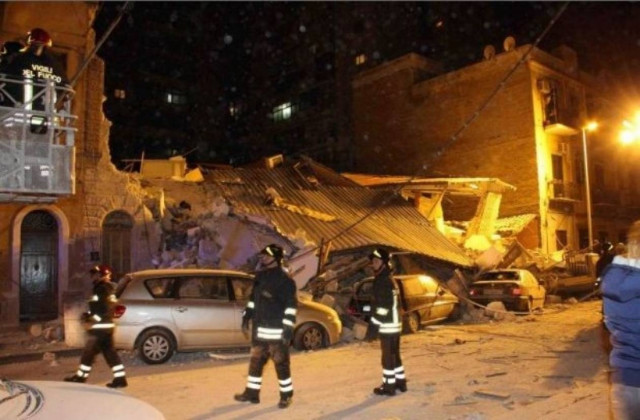 Ιταλία: Νεκροί 3 άνθρωποι στα συντρίμμια πολυκατοικιών