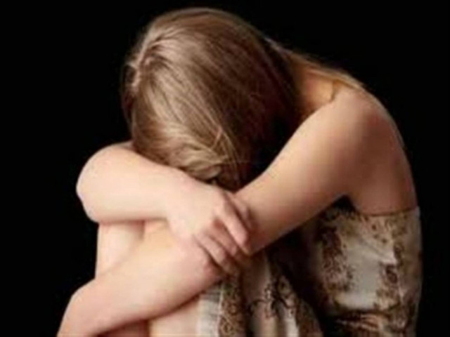 ΣΥΝΑΓΕΡΜΟΣ: Κωφάλαλη απειλεί να αυτοκτονήσει στην Ομόνοια