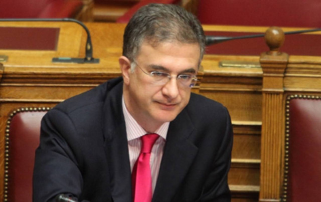 Κραδασμοί στην κυβέρνηση για τις μεταθέσεις εφοριακών