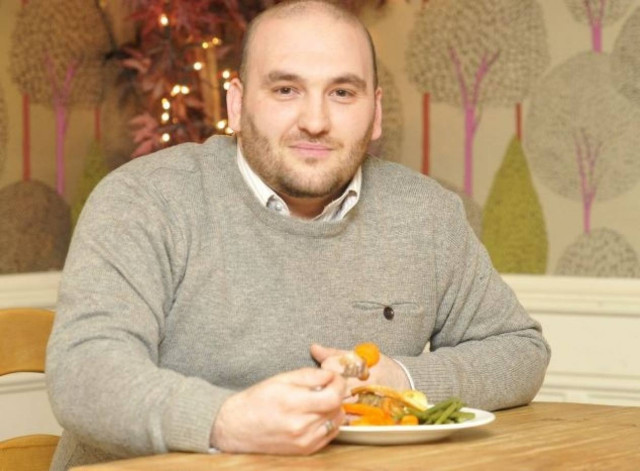 Αδύνατο: Θα πάει Χριστούγεννα σπίτι της πεθεράς, με φαΐ της μαμάς του