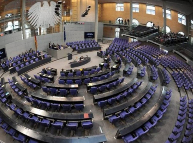 Τίθεται θέμα φύλου του Θεού στη γερμανική κυβέρνηση