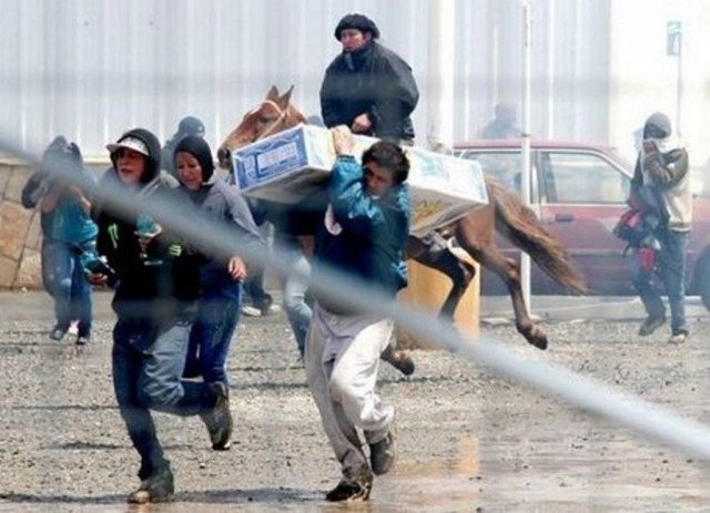 Δύο νεκροί στη διάρκεια λεηλασίας σούπερ μάρκετ