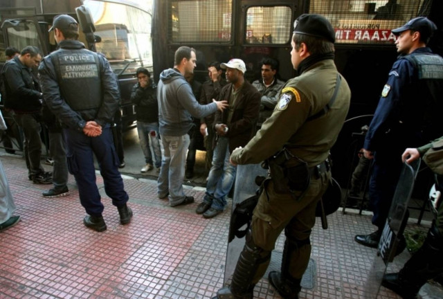 Σε εξέλιξη η επιχείρηση «Ξένιος Ζευς»- Προσήχθησαν 300 αλλοδαποί