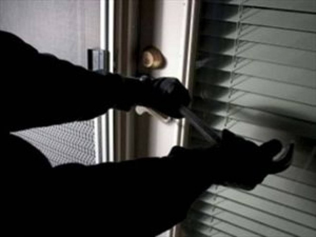 Mπαράζ ληστειών το βράδυ στην Αττική