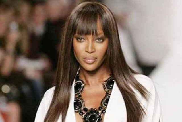 Σε αναπηρικό καροτσάκι η Nαόμι Κάμπελ (pics)