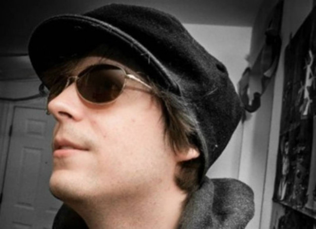 Ο αδελφός του μακελάρη θρηνεί για το θάνατό του και ζητά σεβασμό