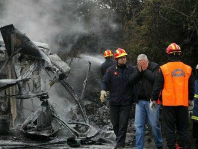 Αναπάντητα γιατί στα συντρίμμια του ασθενοφόρου