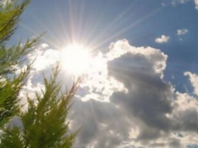 Χριστούγεννα με ήλιο και άνοδο της θερμοκρασίας