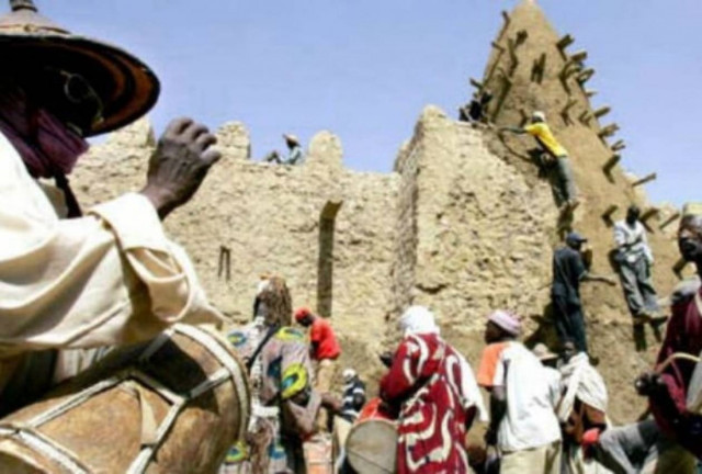 Καταστρέφουν μαυσωλεία αγίων