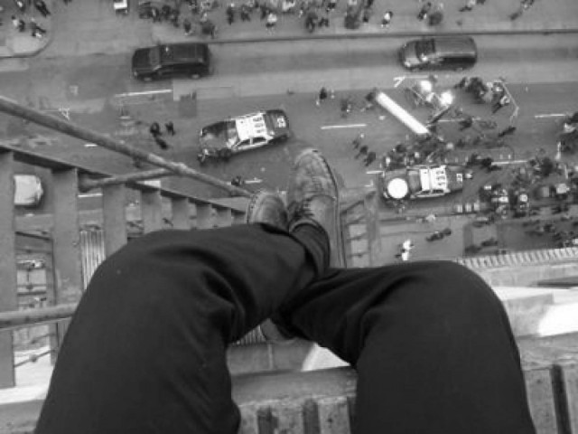 Σοκ στον Βόλο: Παραμονή Χριστουγέννων με δύο απόπειρες αυτοκτονίας