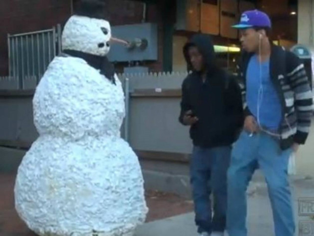 Απίθανη φάρσα: Ο χιονάνθρωπος ζωντάνεψε