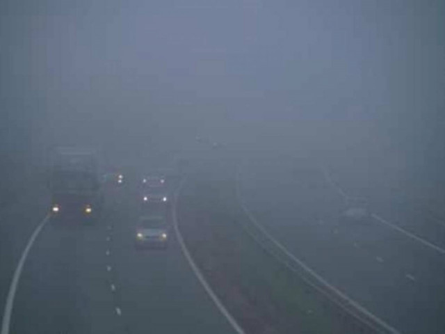 ΤΩΡΑ: Απίστευτη ομίχλη στην Ε.Ο. Αθηνών - Θεσ/νικης (pic)