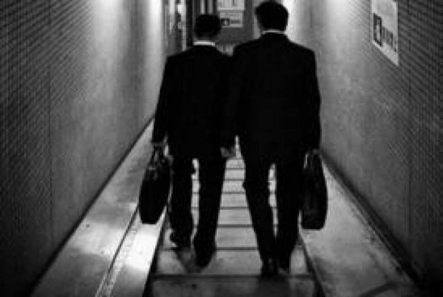 Μας έρχονται... και οι ξένοι επίτροποι