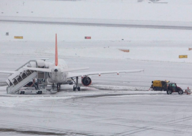 Ακυρώθηκαν 500 πτήσεις λόγω ψύχους