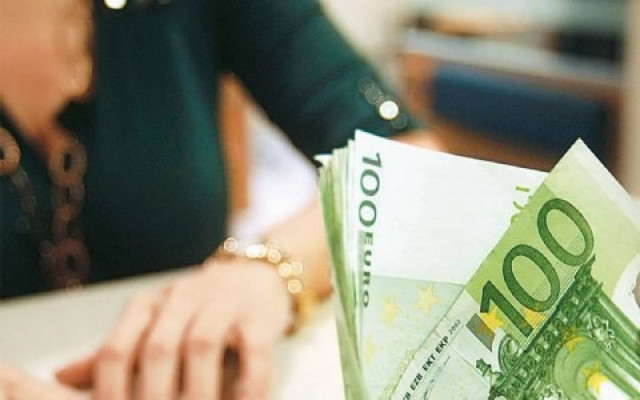 «Χρυσές» δουλειές με συντάξεις νεκρών συγγενών τους