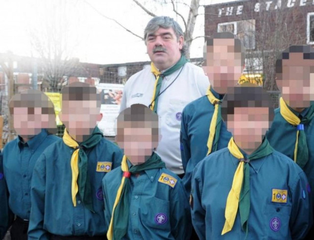 Είδε τον άνδρα που τον κακοποίησε σε φωτογραφία στην εφημερίδα