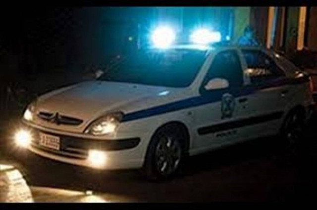 «Ποντικοί» εισέβαλαν σε καταστήματα στα Εξάρχεια και το Κορωπί