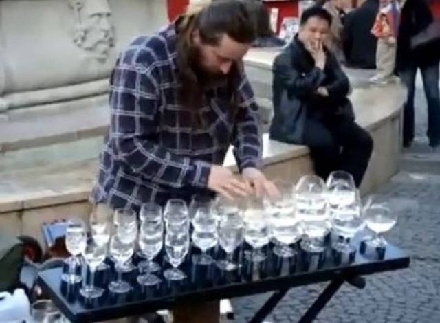 Βίντεο: Κονσέρτο από ποτήρια