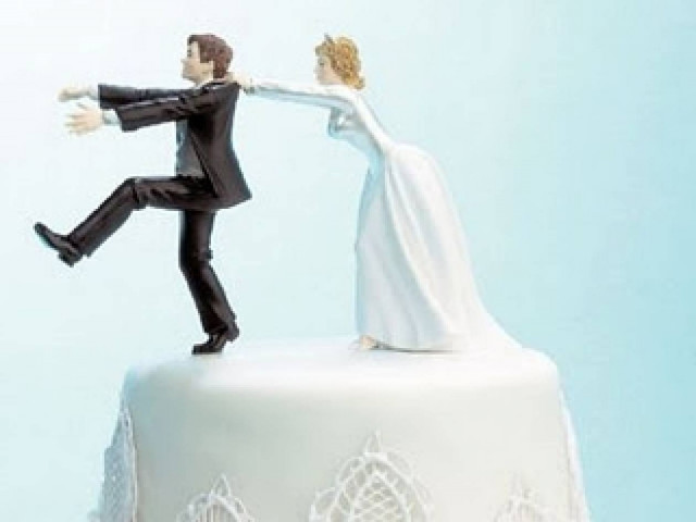 Ανέκδοτο: Οι δέκα σύζυγοι