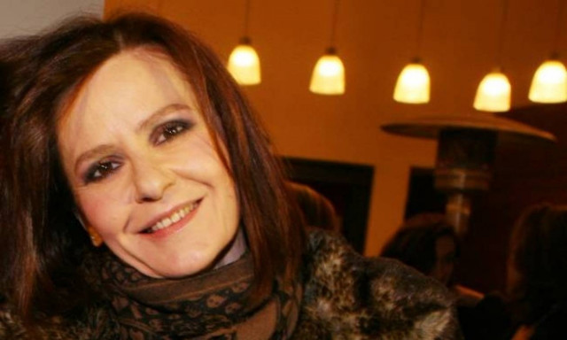 Κάτια Δανδουλάκη: Πούλησε και το εξοχικό της για το θέατρο!