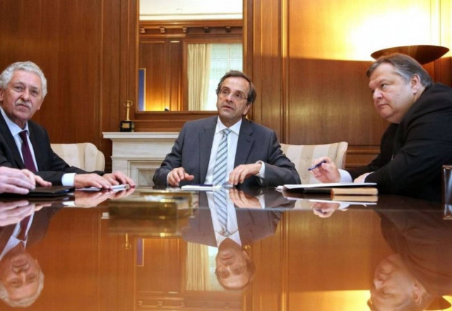 Τηλεφωνική επικοινωνία των τριών αρχηγών