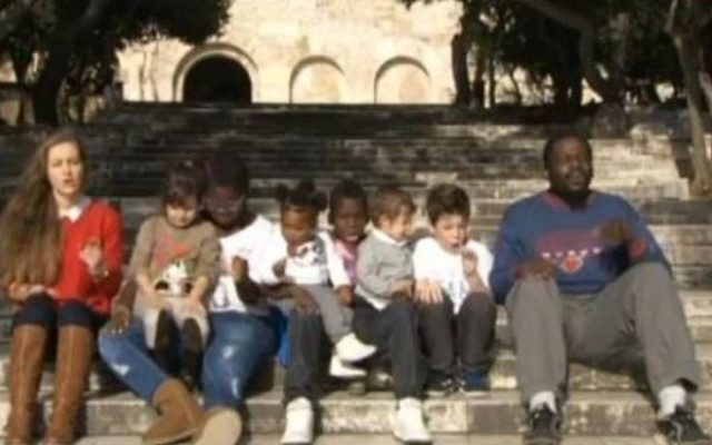 Δείτε το νέο βίντεο του ΠΑΣΟΚ κατά του ρατσισμού