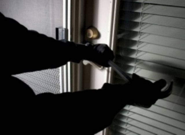 Έπιασαν σπείρα που «σήκωνε» καταστήματα στη Λιβαδειά