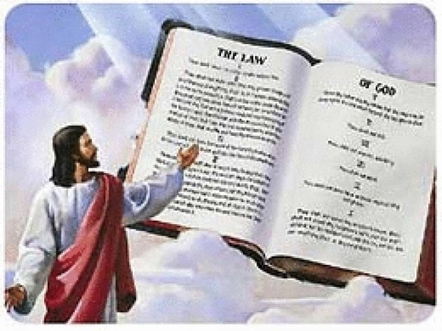 Το 77 % των Αμερικανών ασπάζονται το χριστιανισμό