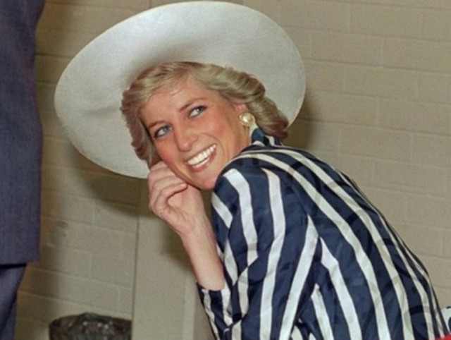 Σε δημοπρασία άγνωστη «καυτή» φωτογραφία της Νταϊάνα