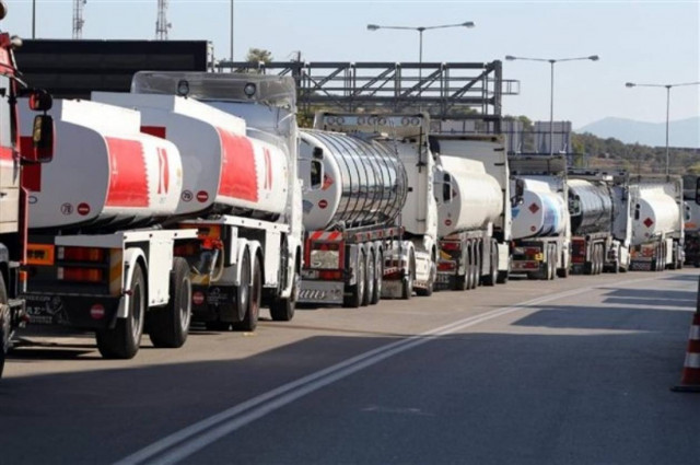 Καταθέτουν ακόμα και πινακίδες βυτιοφόρων!