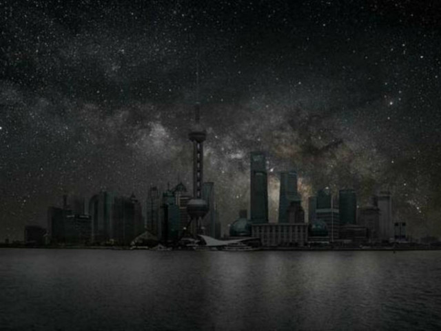 Εκπληκτικές φωτο: Μεγάλες πόλεις βυθισμένες στο σκοτάδι