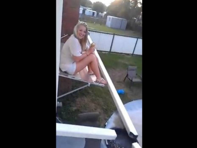 Βίντεο: Μετά απο αυτό δεν θα το ξαναπαίξει μοιραία γυναίκα...